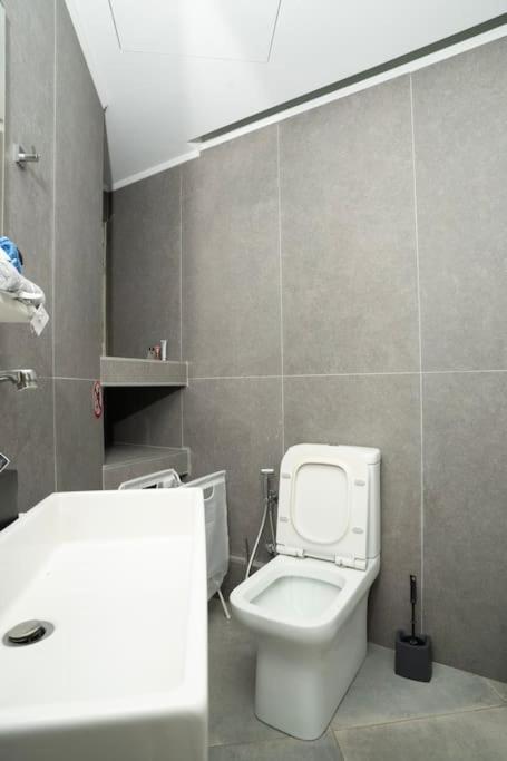Homey Renovated 1 Bedroom Apartment In Kesariani Афины Экстерьер фото